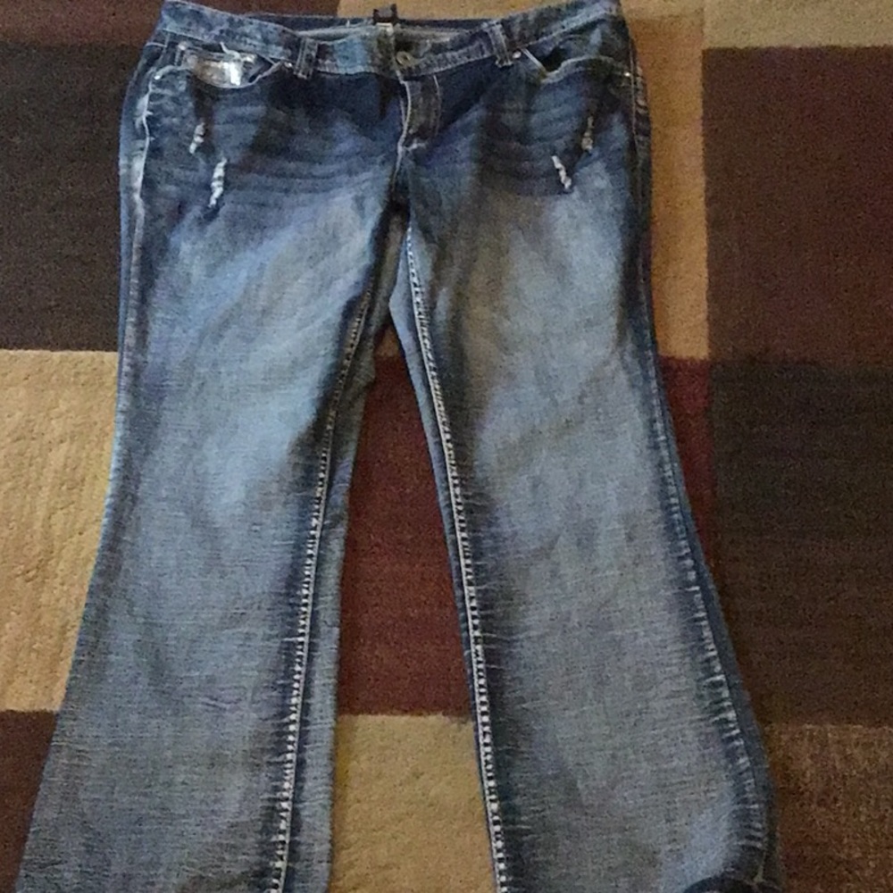 Ariya Jeans